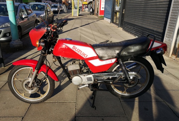 zSORRY NOW SOLD Suzuki ZR50S ZR 50 S Classic Motorcycle 1985 Moped New Mot HPI Clear
